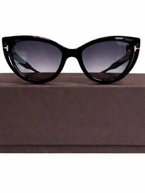 Tom Ford Polarized Black Cat Eye Sunglasses Gold T Logo w/ Case & Box - NIB